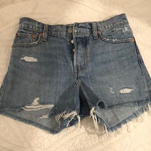 Levi’s wedgie shorts W26